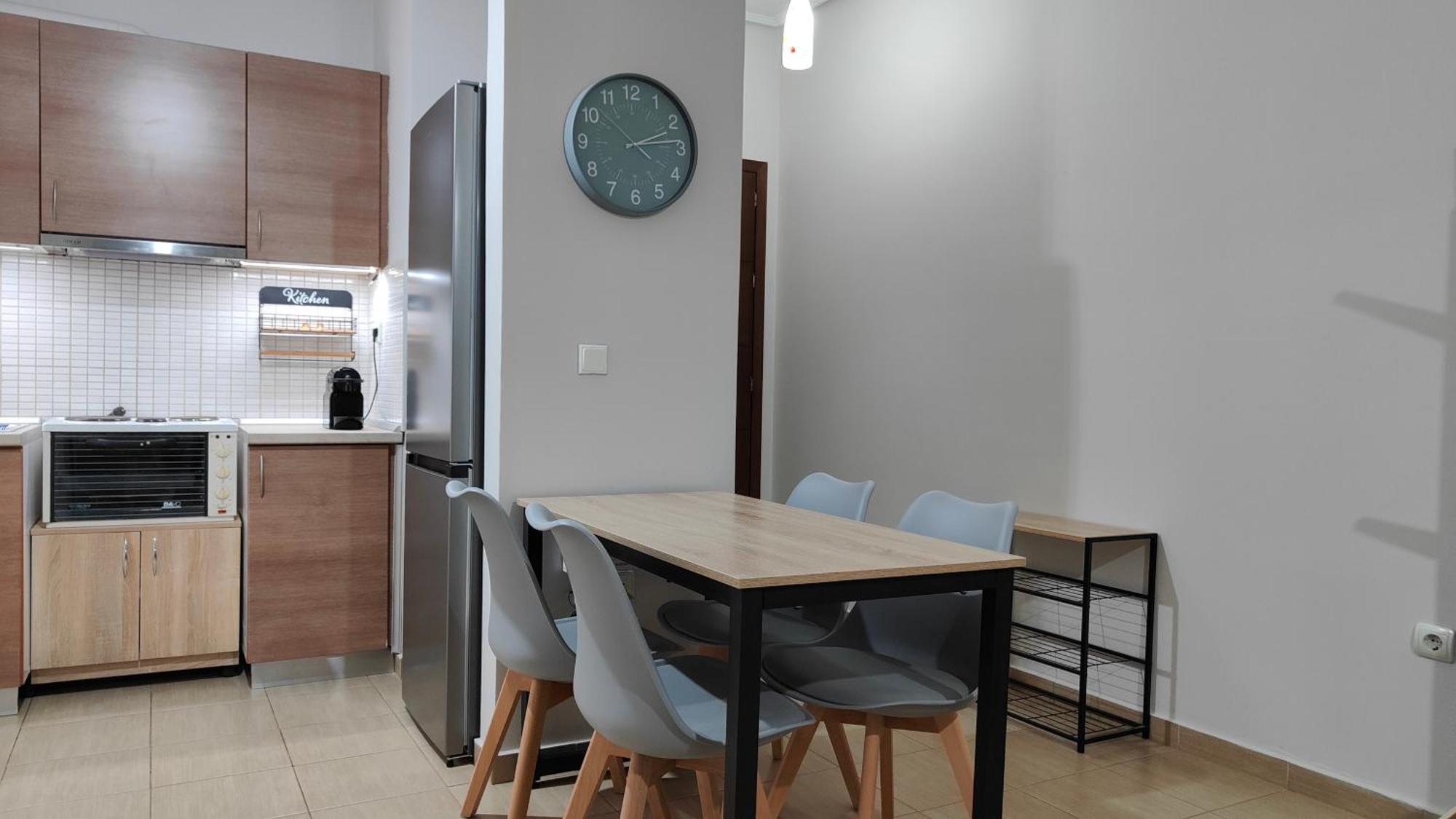 Rock & Roll 1 - Modern Apartment In Trikala Екстериор снимка