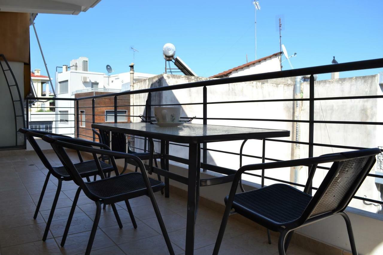 Rock & Roll 1 - Modern Apartment In Trikala Екстериор снимка